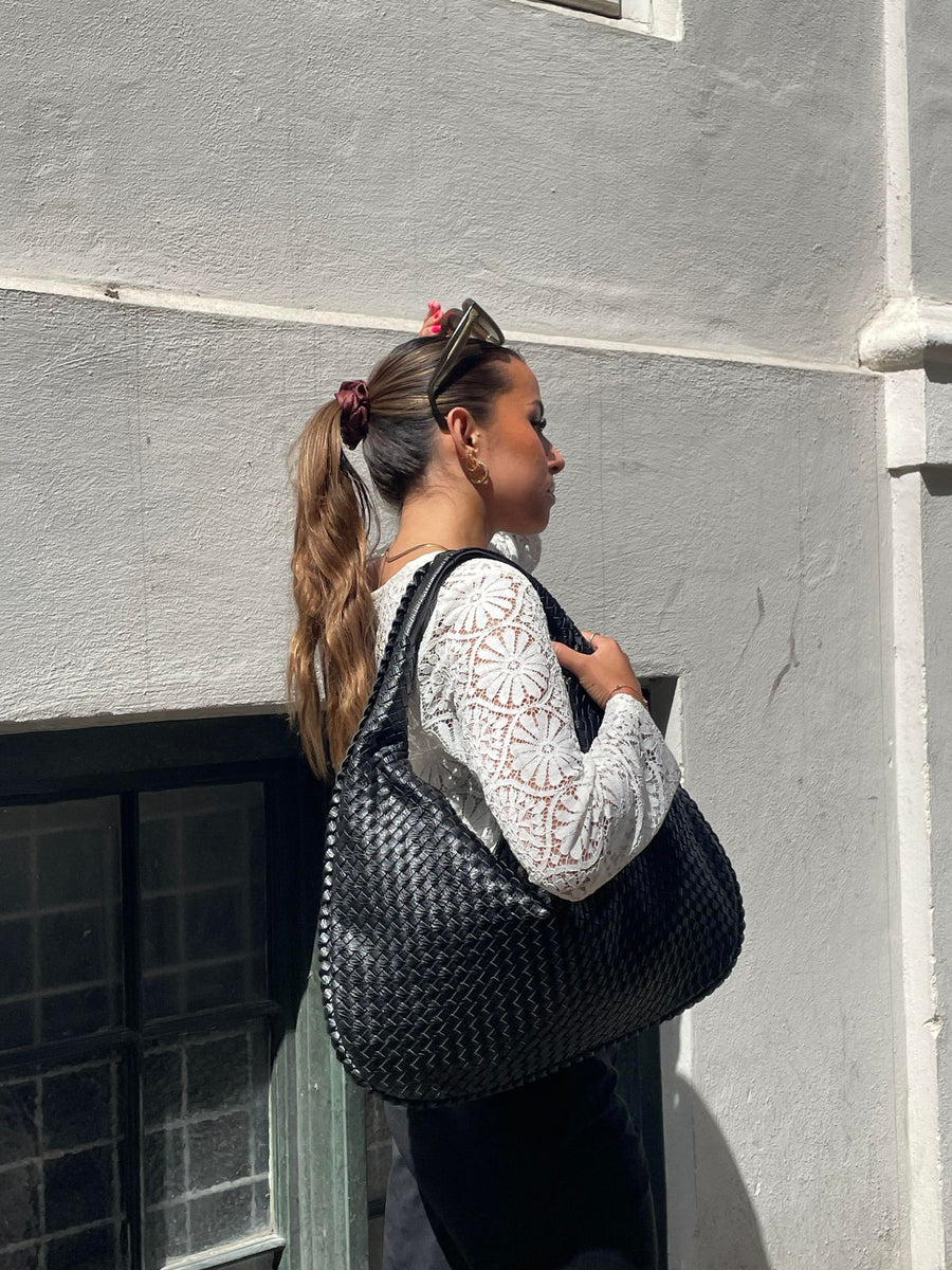 Julia | Toteväska