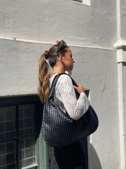 Julia | Toteväska