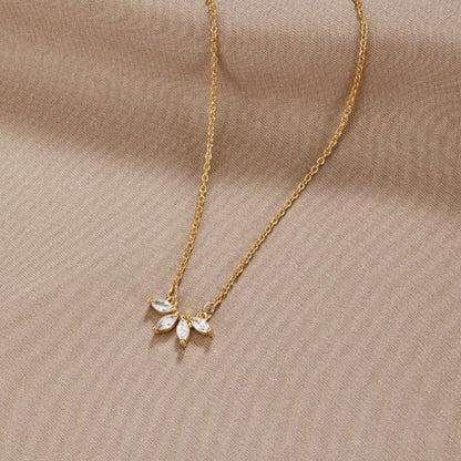 Vestiva | Omelia Crystal Leaf Halsband
